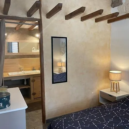 Alojamento de Acomodação e Pequeno-almoço Domaine Saint Claude - , D'hotes & Insolite *