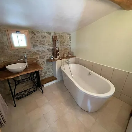 Domaine Saint Claude - , D'hotes & Insolite *