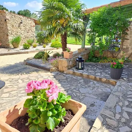 Alojamento de Acomodação e Pequeno-almoço Domaine Saint Claude - , D'hotes & Insolite *