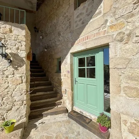 Alojamento de Acomodação e Pequeno-almoço Domaine Saint Claude - , D'hotes & Insolite