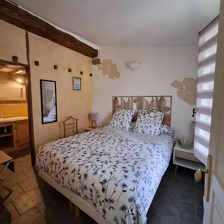 Alojamento de Acomodação e Pequeno-almoço Domaine Saint Claude - , D'hotes & Insolite *