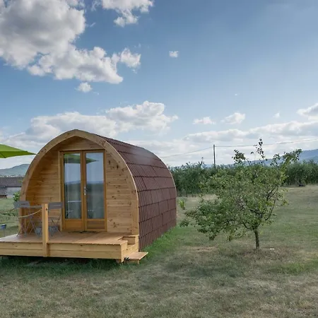 Domaine Saint Claude - , D'hotes & Insolite * Malleval